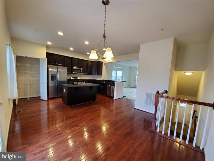 ADAMS CROSSING - Residential Lease