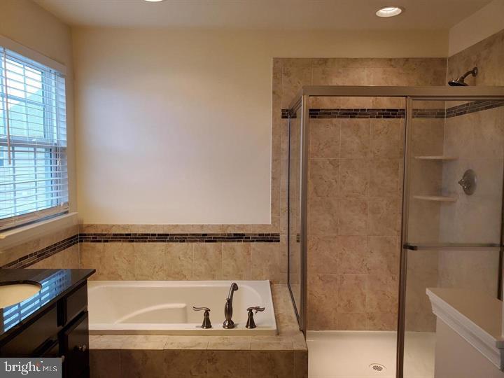 ADAMS CROSSING - Residential Lease