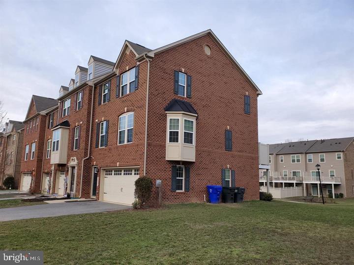 ADAMS CROSSING - Residential Lease