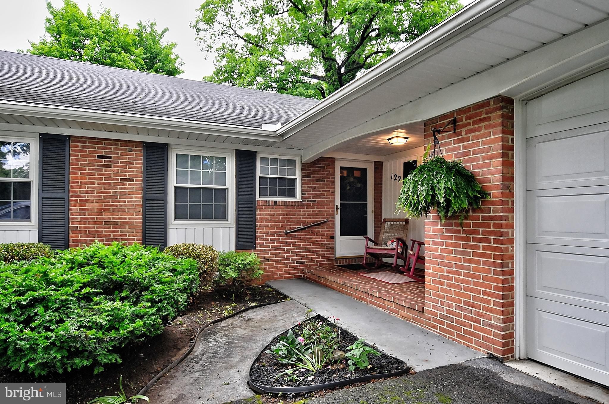 122 ARMSTRONG PLACE