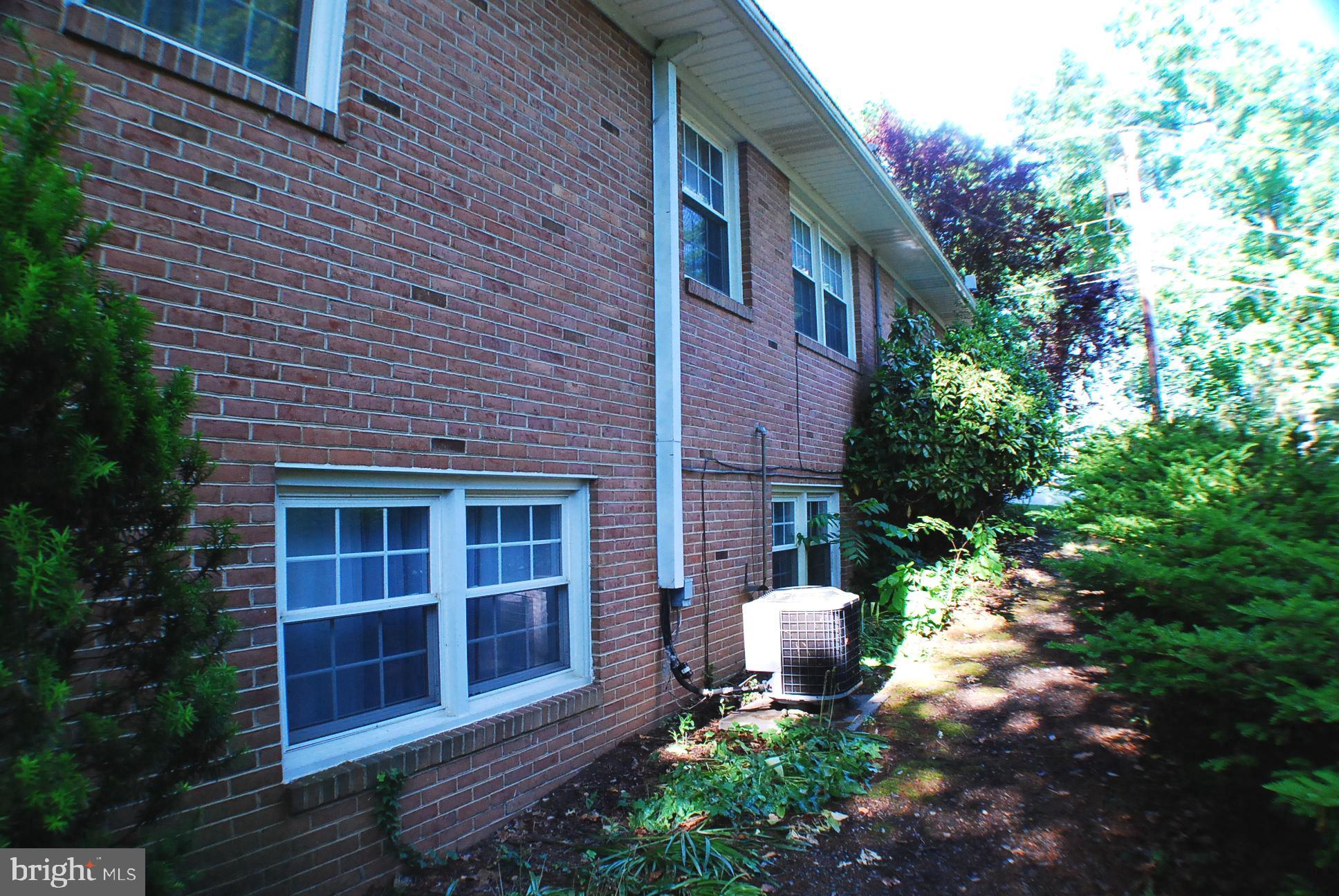 122 ARMSTRONG PLACE