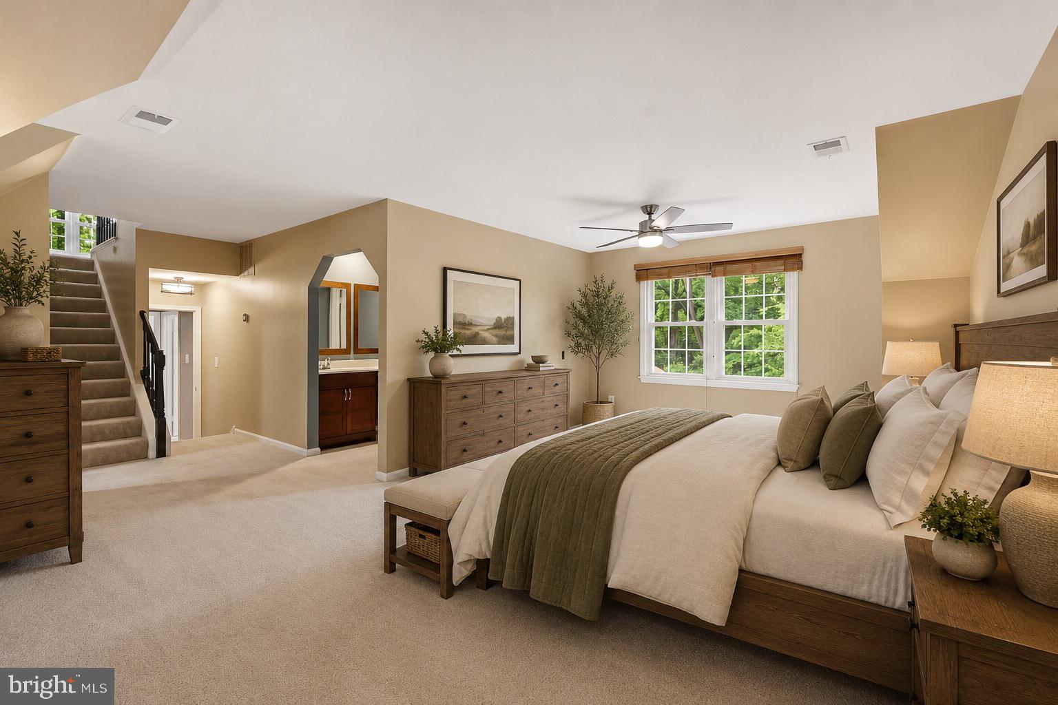 HOLLY KNOLL - Residential