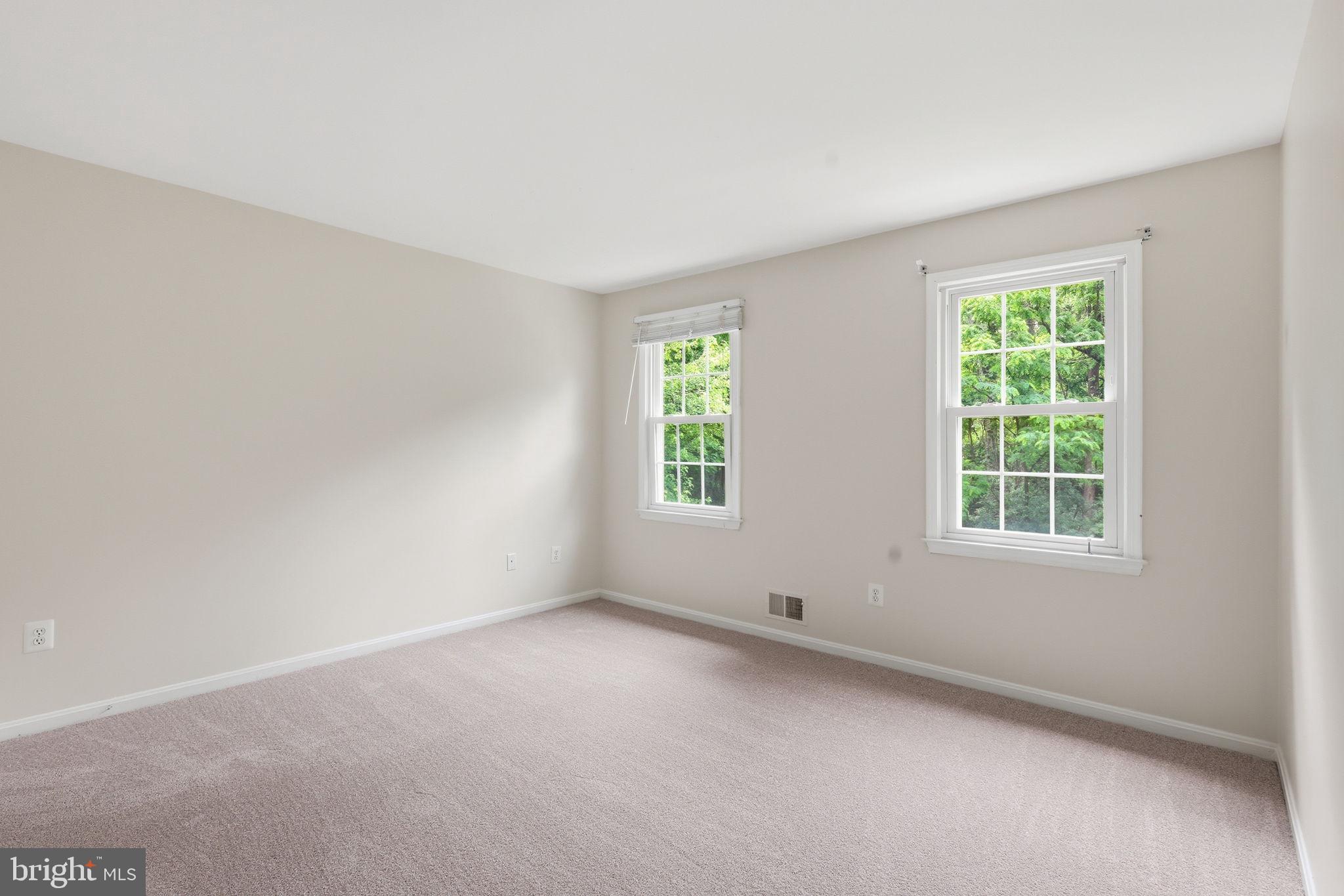 HOLLY KNOLL - Residential