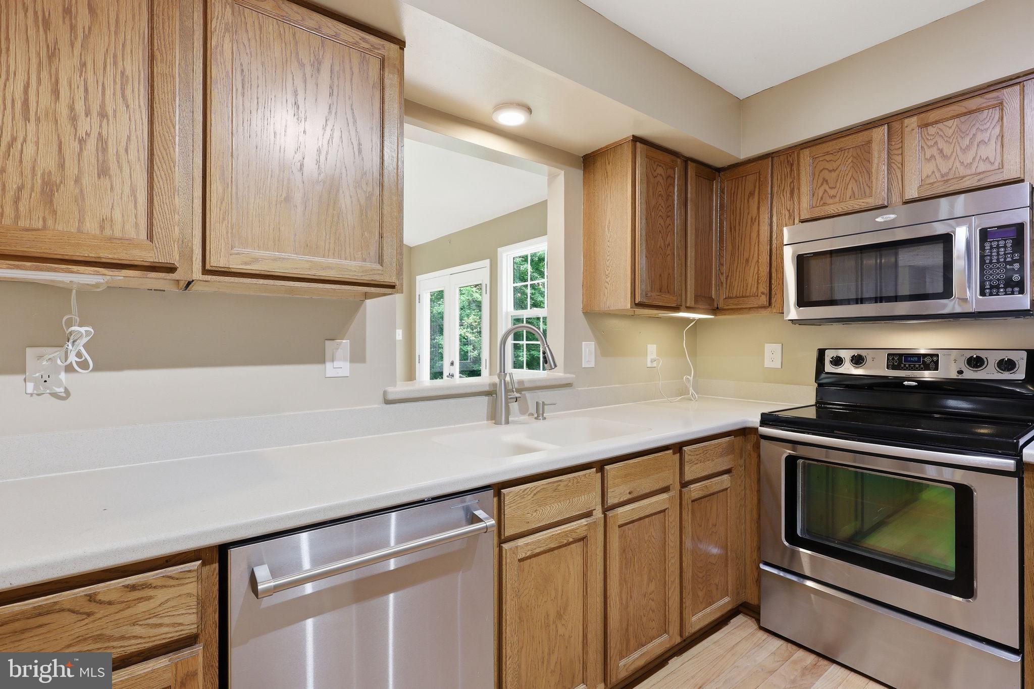 HOLLY KNOLL - Residential