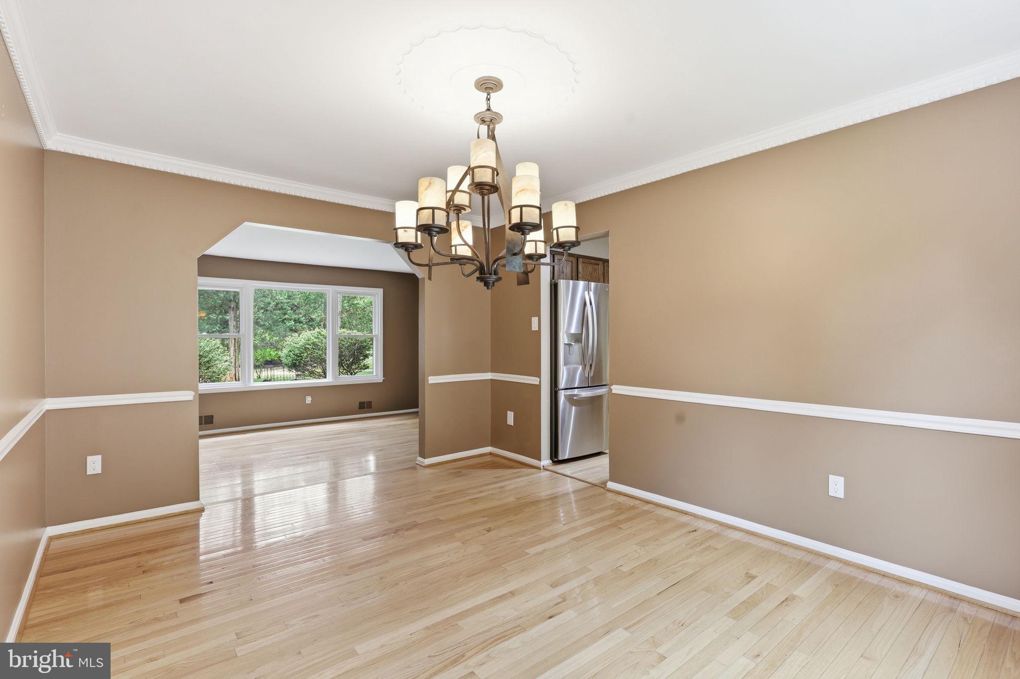 HOLLY KNOLL - Residential