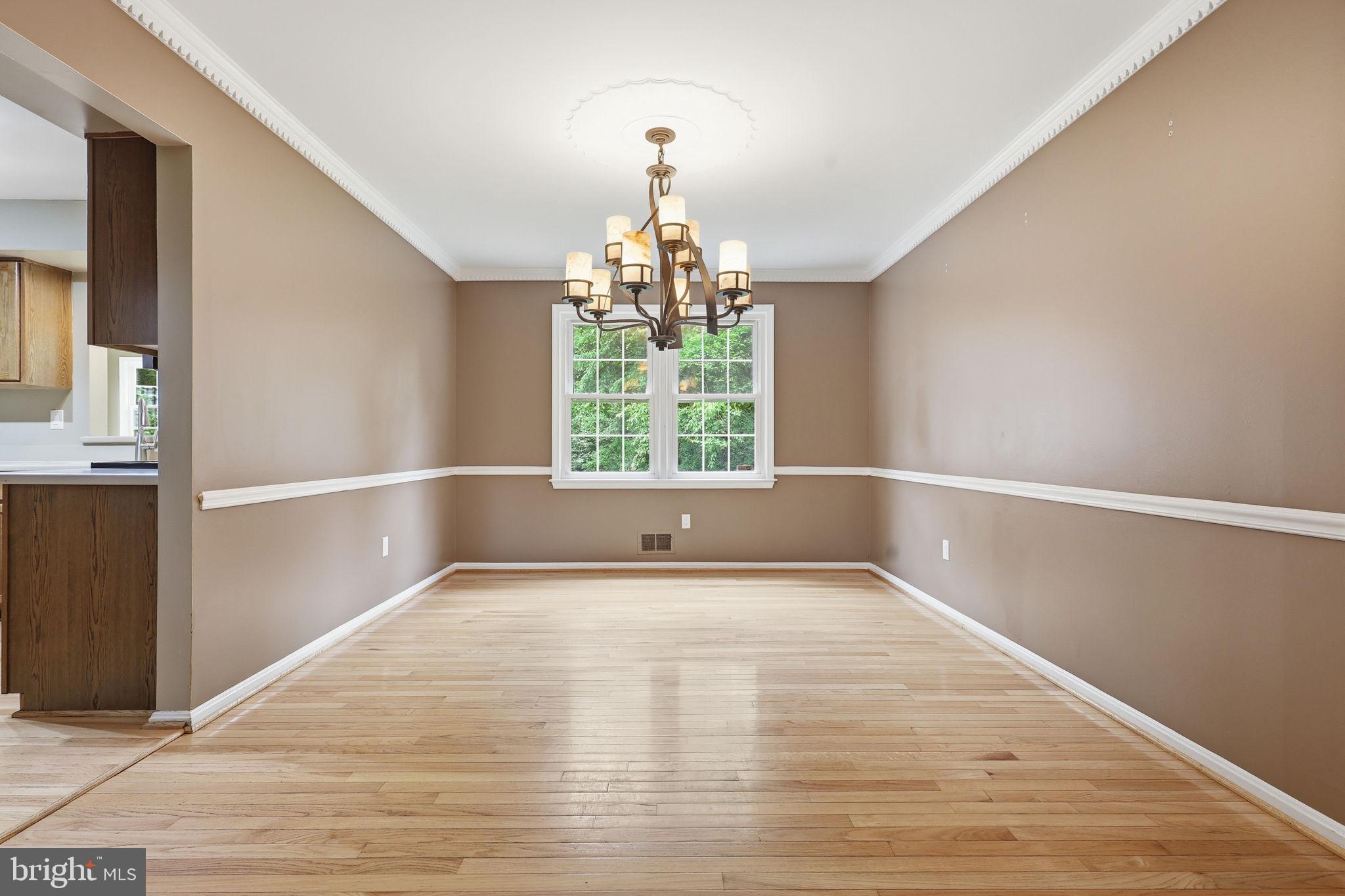 HOLLY KNOLL - Residential
