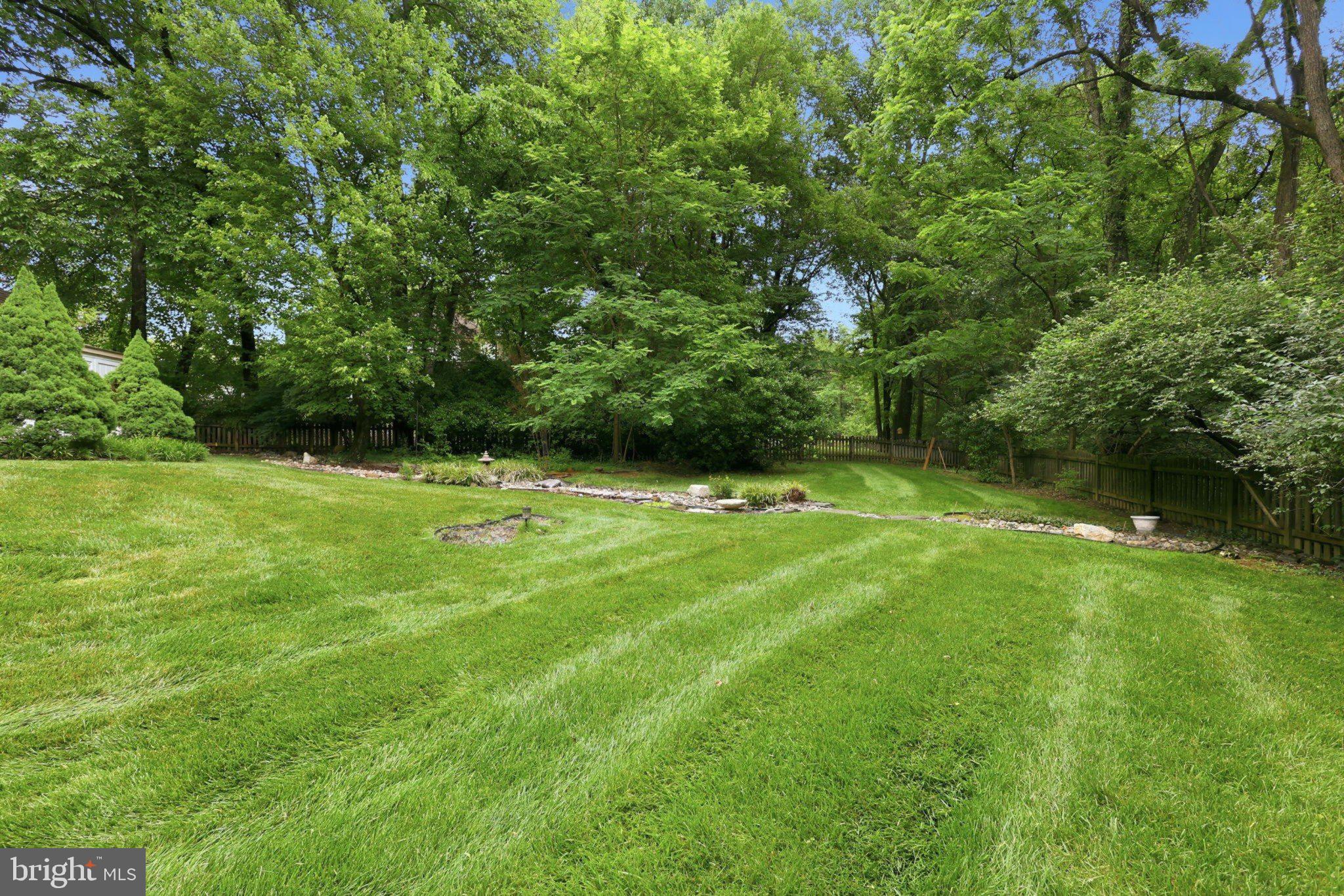 HOLLY KNOLL - Residential