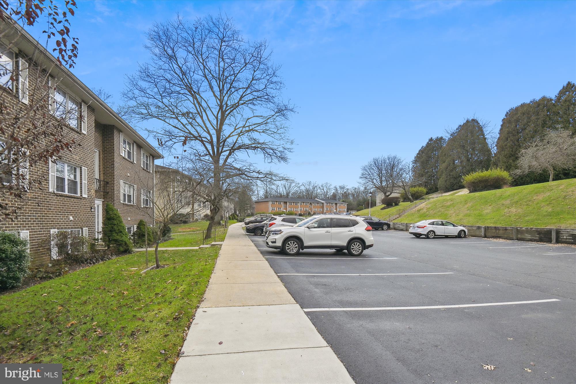 HICKORY HILLS CONDOMINIUMS - Residential
