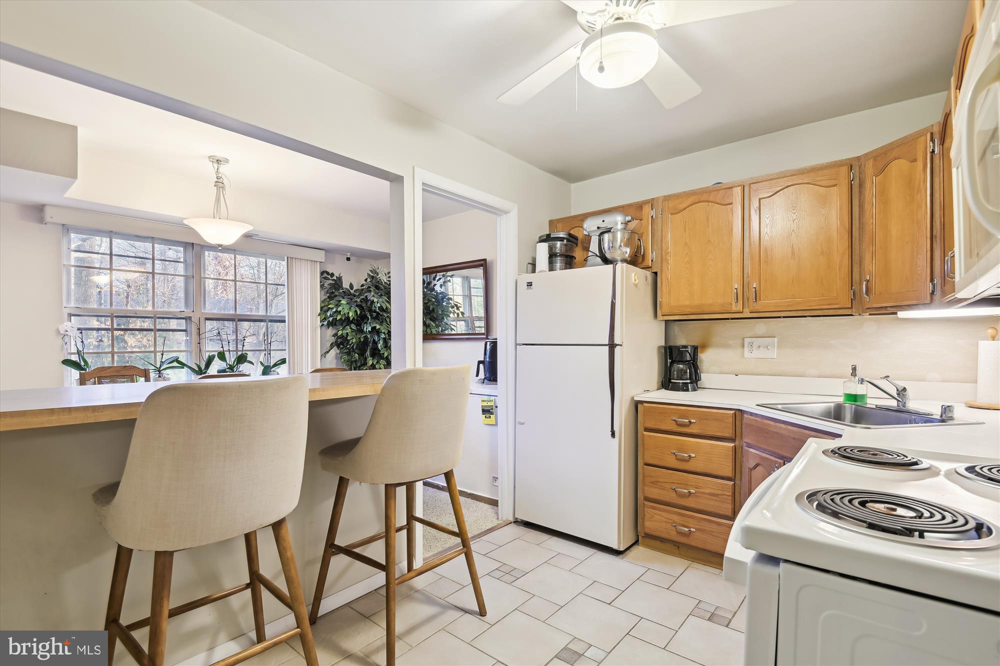 HICKORY HILLS CONDOMINIUMS - Residential