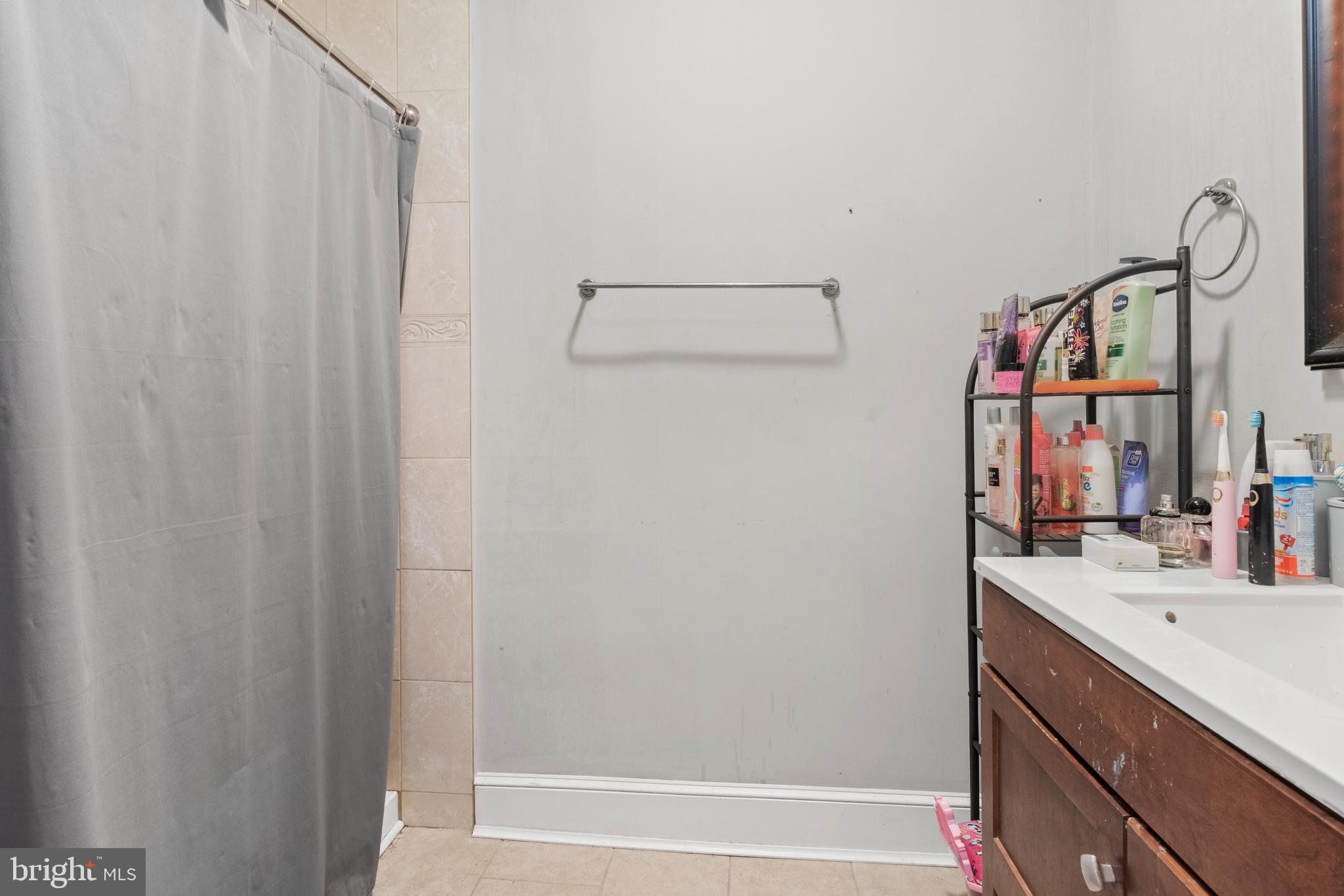 DICKINSON NARROWS - Residential