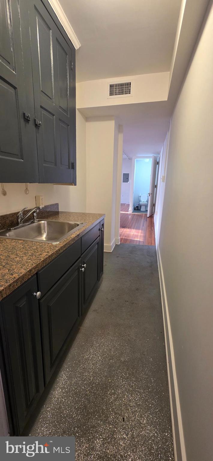 104 W CHESTNUT STREET