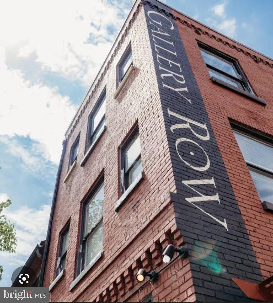 104 W CHESTNUT STREET