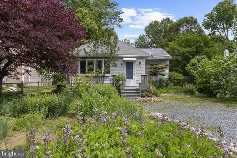202 LAKEVIEW AVENUE EDGEWATER MD 21037