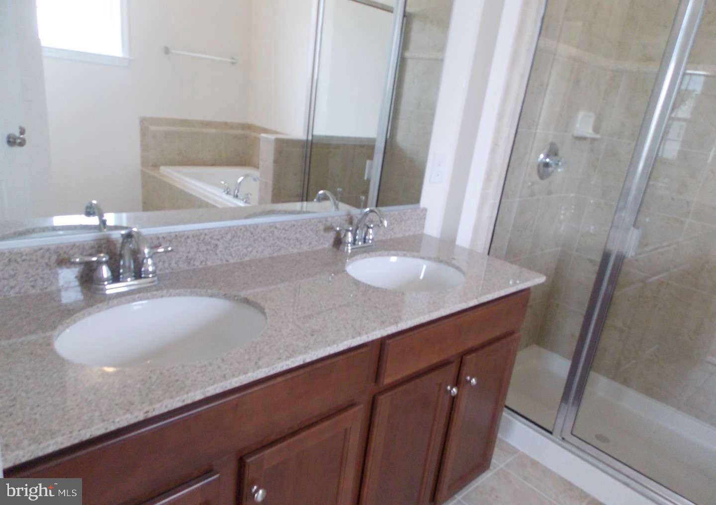 MERCER PARK CONDOMINIUM - Residential Lease