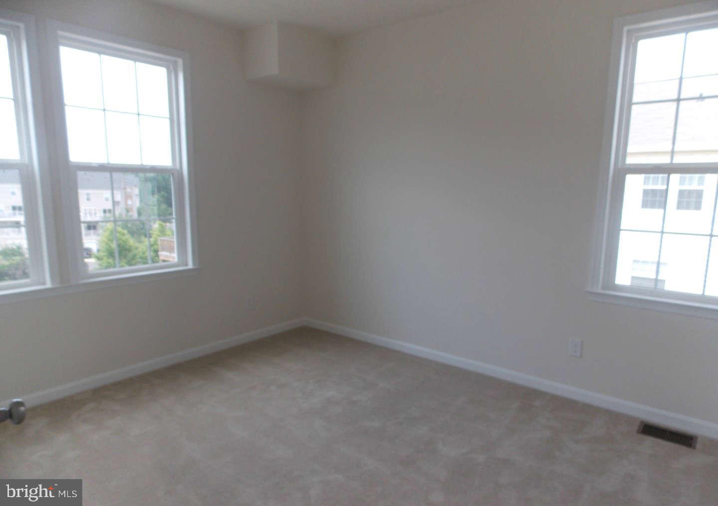 MERCER PARK CONDOMINIUM - Residential Lease