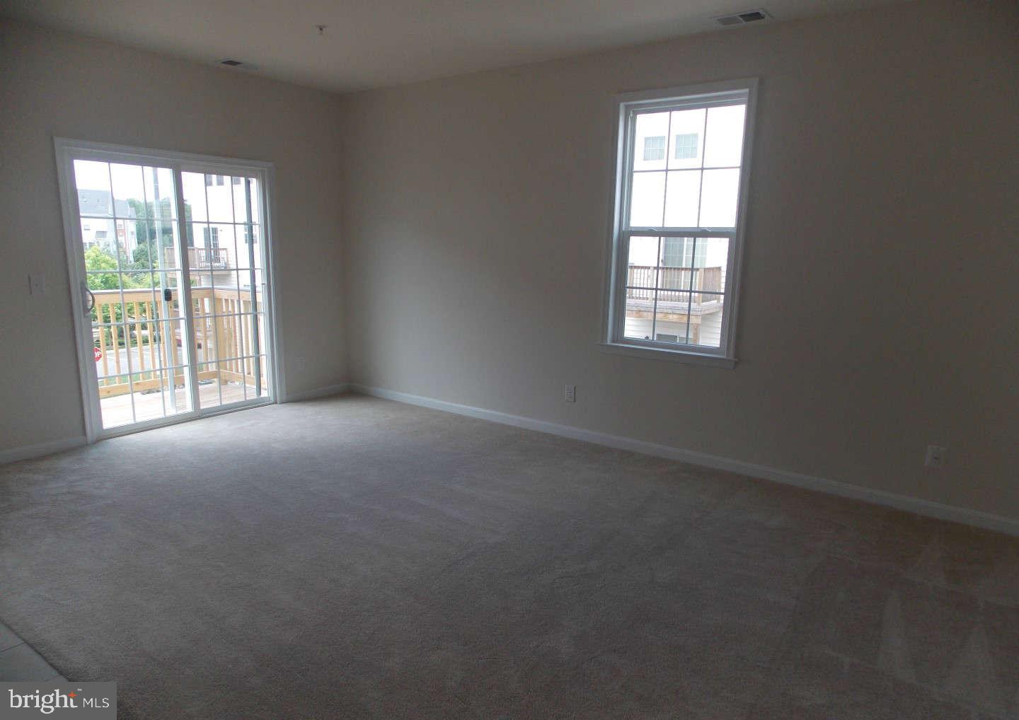 MERCER PARK CONDOMINIUM - Residential Lease