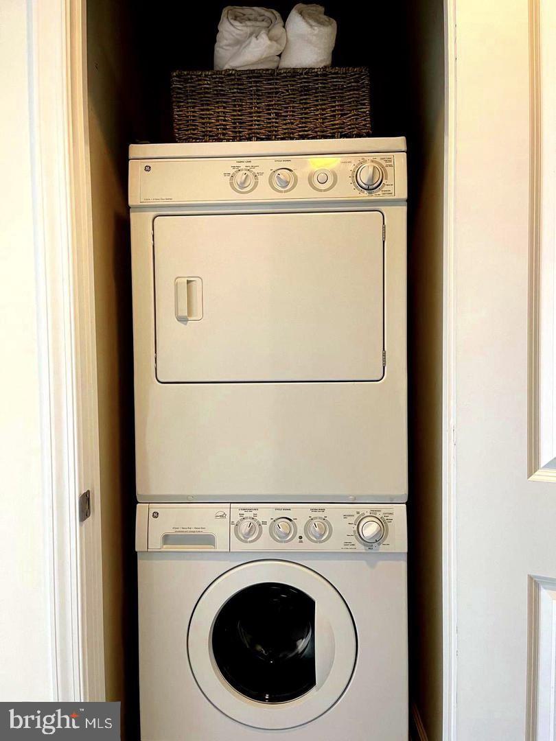 ECLIPSE ON CENTER PARK - Residential Lease