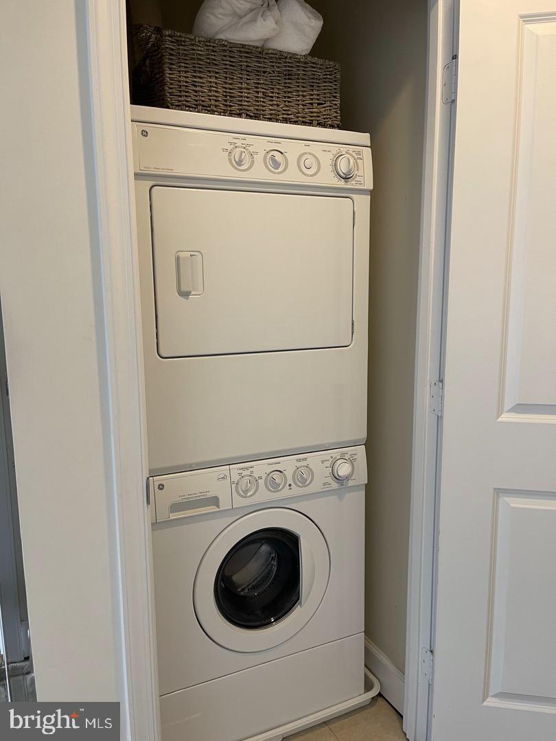 ECLIPSE ON CENTER PARK - Residential Lease