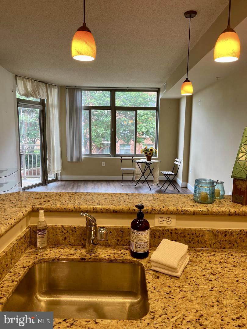 ECLIPSE ON CENTER PARK - Residential Lease