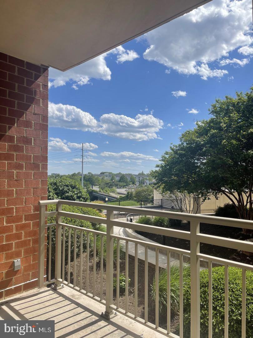 ECLIPSE ON CENTER PARK - Residential Lease