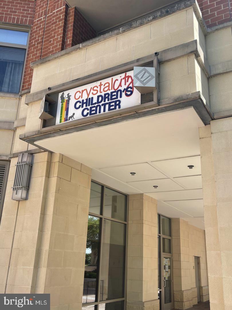 ECLIPSE ON CENTER PARK - Residential Lease