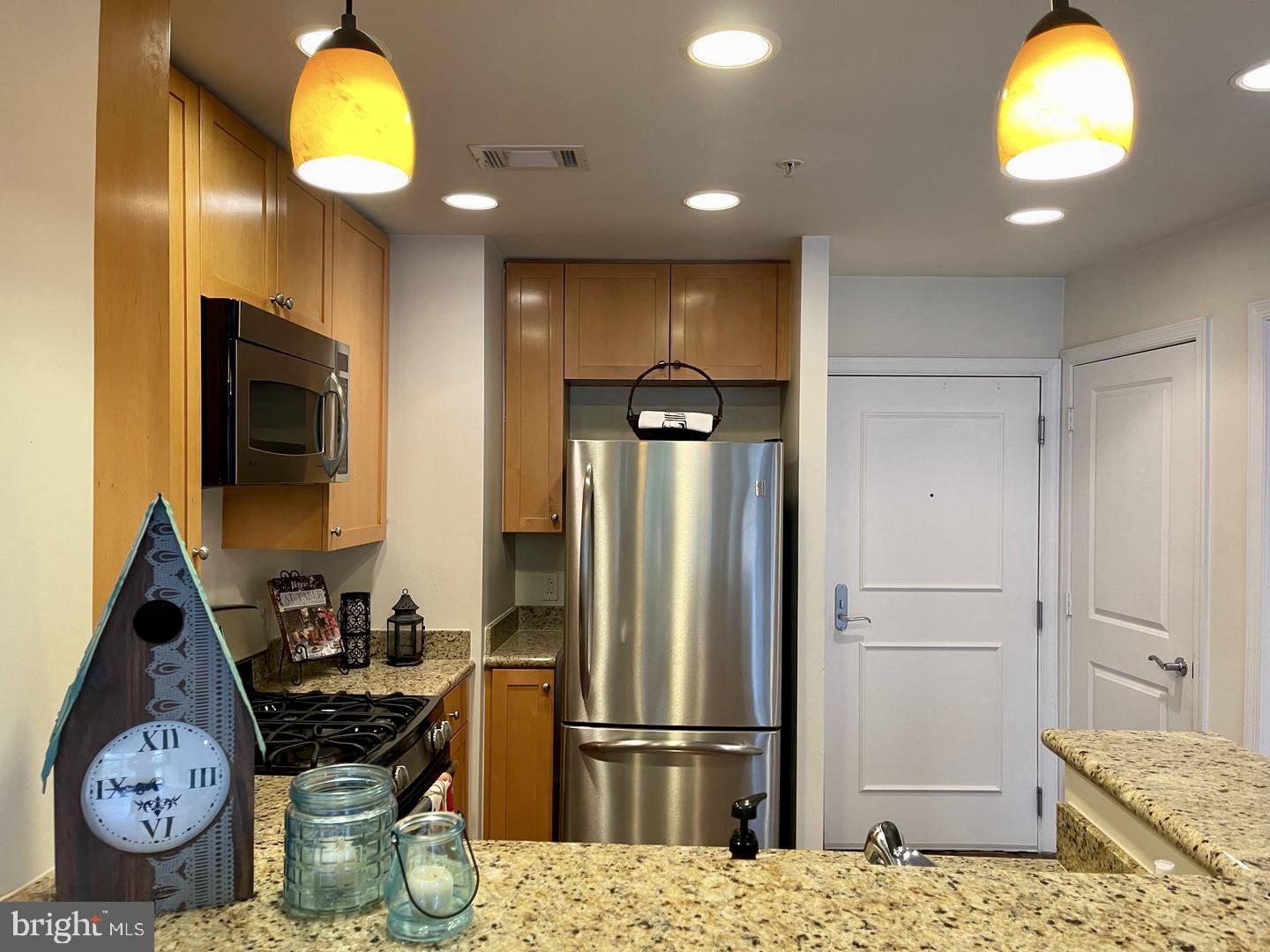 ECLIPSE ON CENTER PARK - Residential Lease