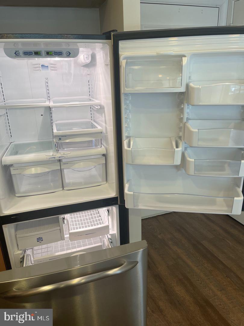 ECLIPSE ON CENTER PARK - Residential Lease