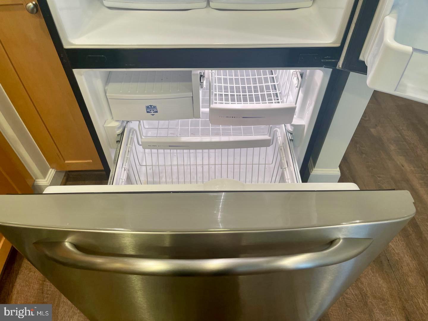 ECLIPSE ON CENTER PARK - Residential Lease