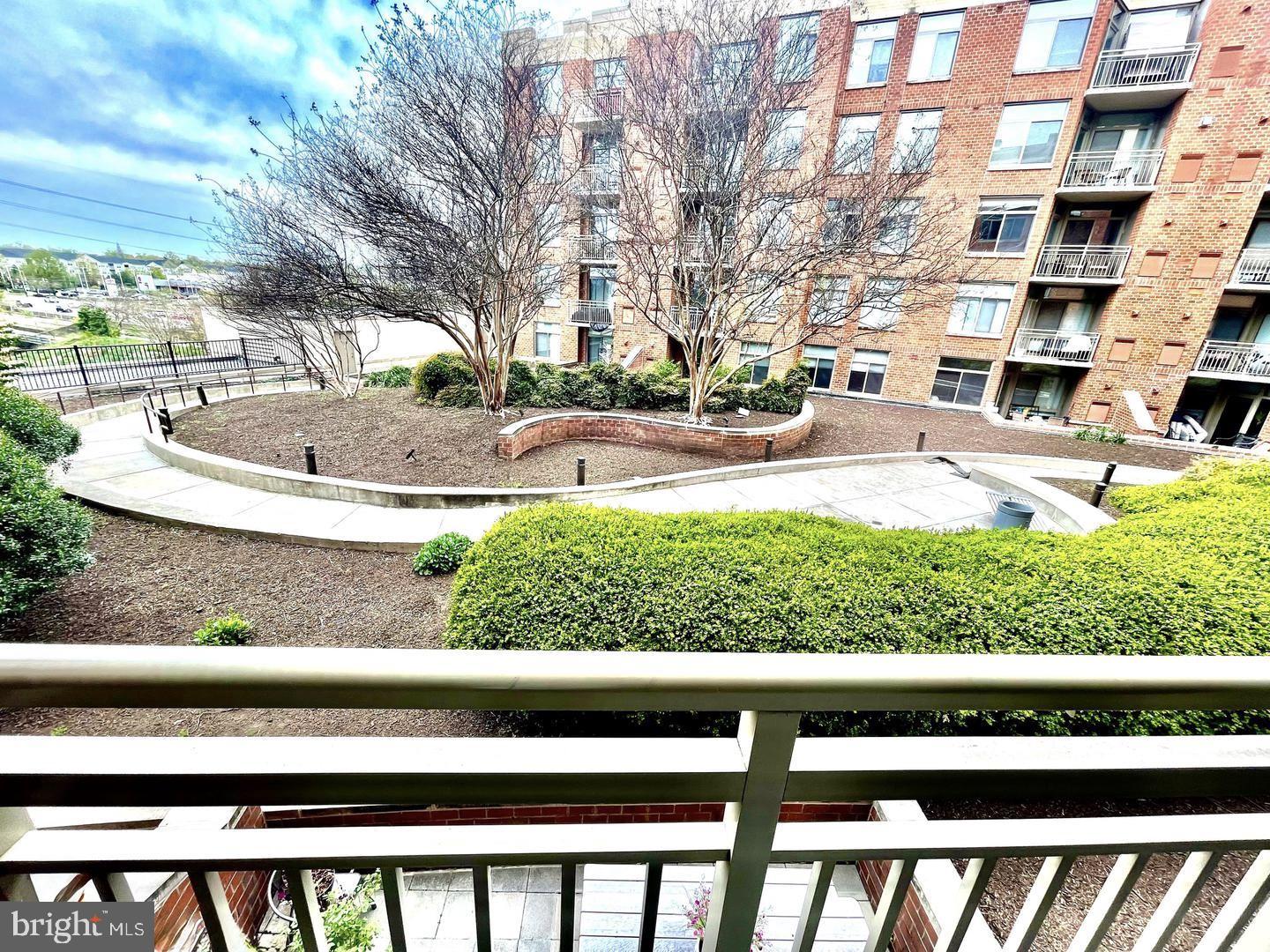 ECLIPSE ON CENTER PARK - Residential Lease