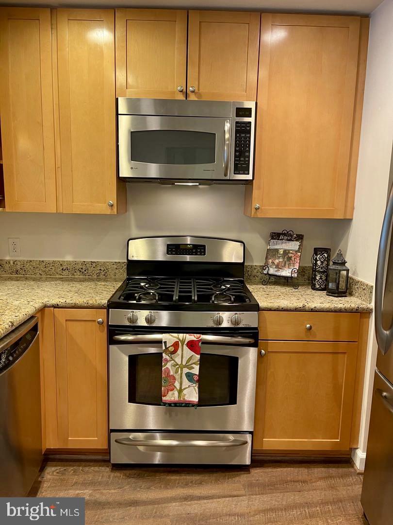 ECLIPSE ON CENTER PARK - Residential Lease