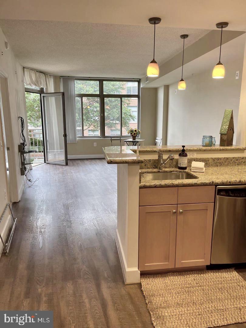 ECLIPSE ON CENTER PARK - Residential Lease