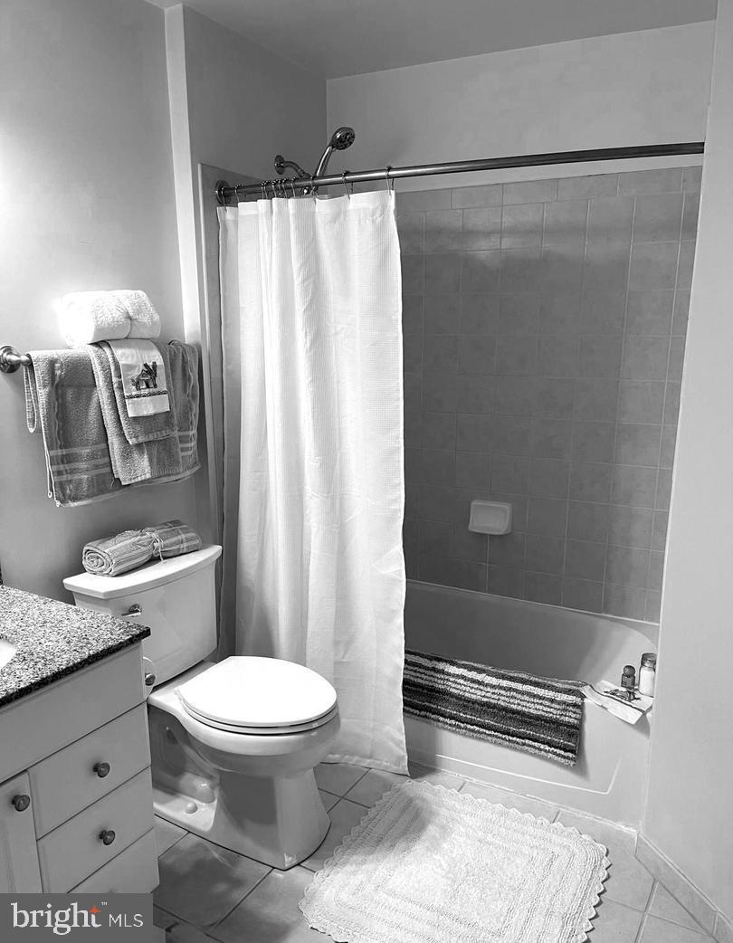 ECLIPSE ON CENTER PARK - Residential Lease