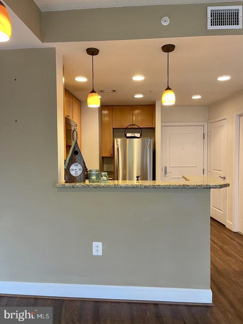 ECLIPSE ON CENTER PARK - Residential Lease