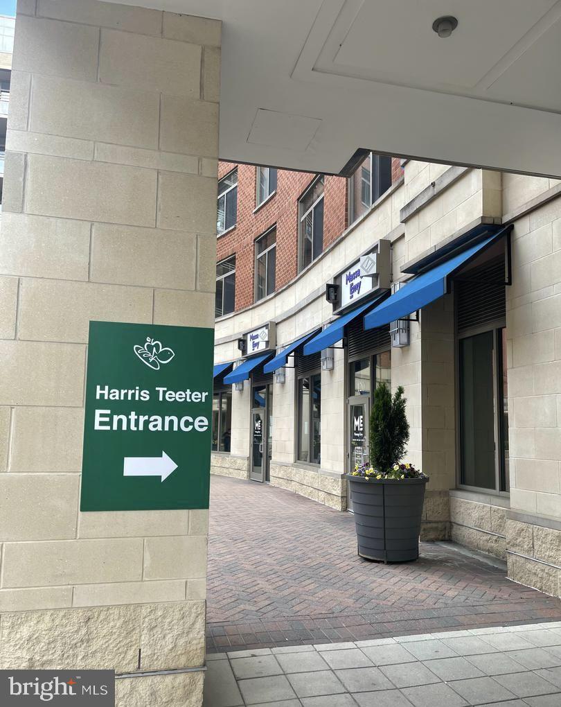 ECLIPSE ON CENTER PARK - Residential Lease