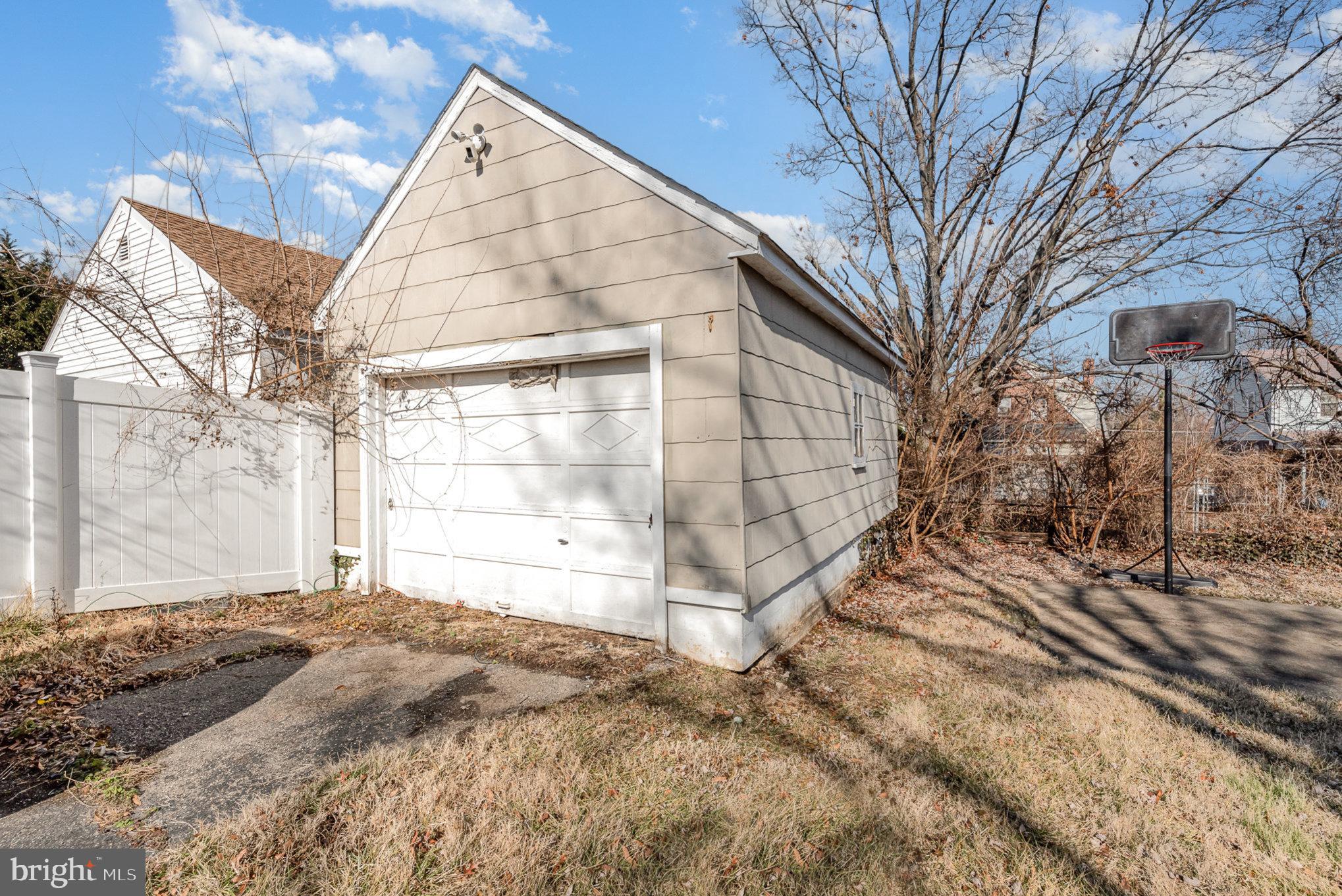 LINWOOD - Residential