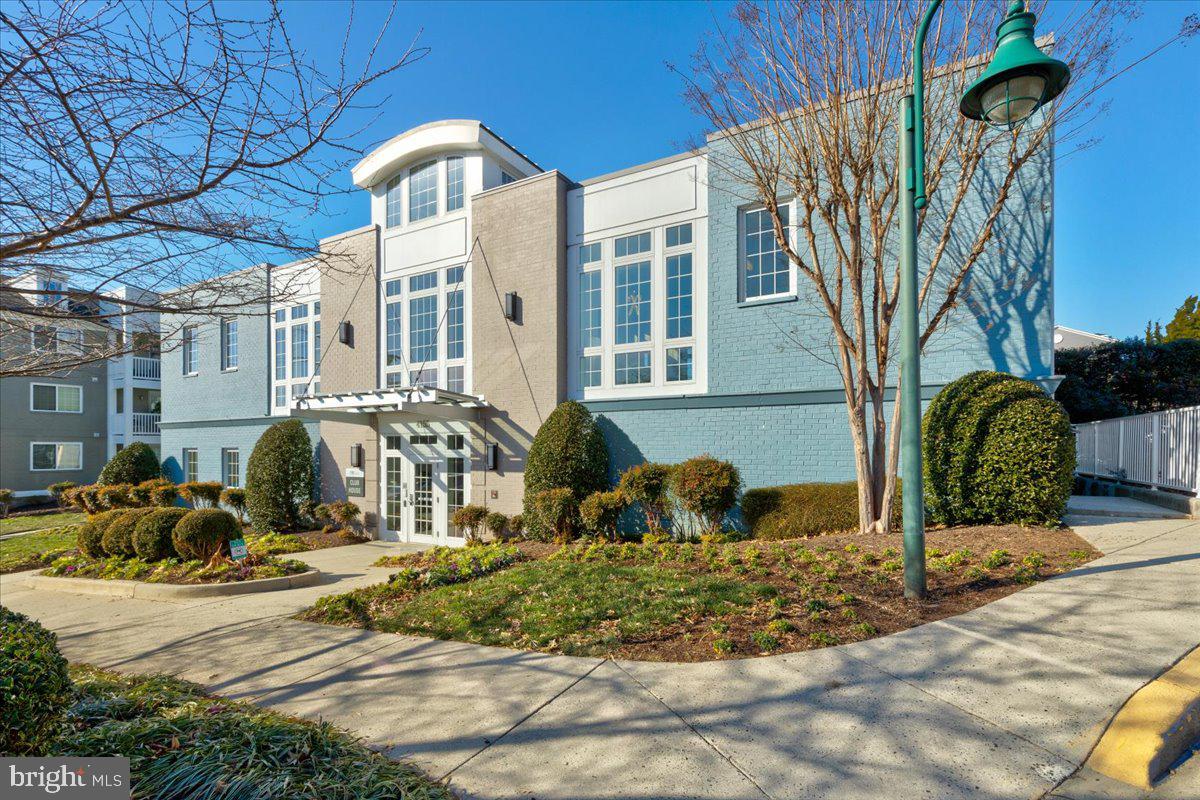 WEST VILLAGE OF SHIRLINGTON - Residential Lease