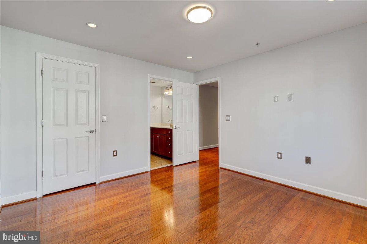 WEST VILLAGE OF SHIRLINGTON - Residential Lease