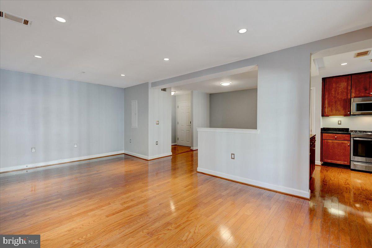 WEST VILLAGE OF SHIRLINGTON - Residential Lease