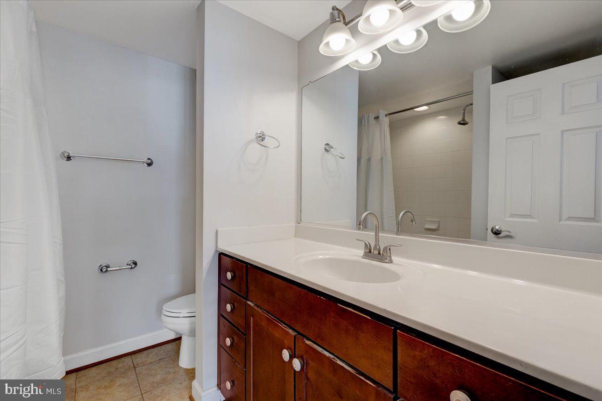 WEST VILLAGE OF SHIRLINGTON - Residential Lease