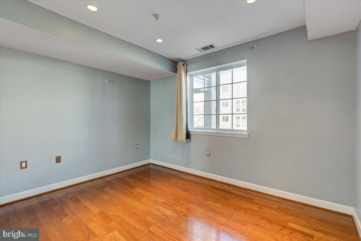 WEST VILLAGE OF SHIRLINGTON - Residential Lease