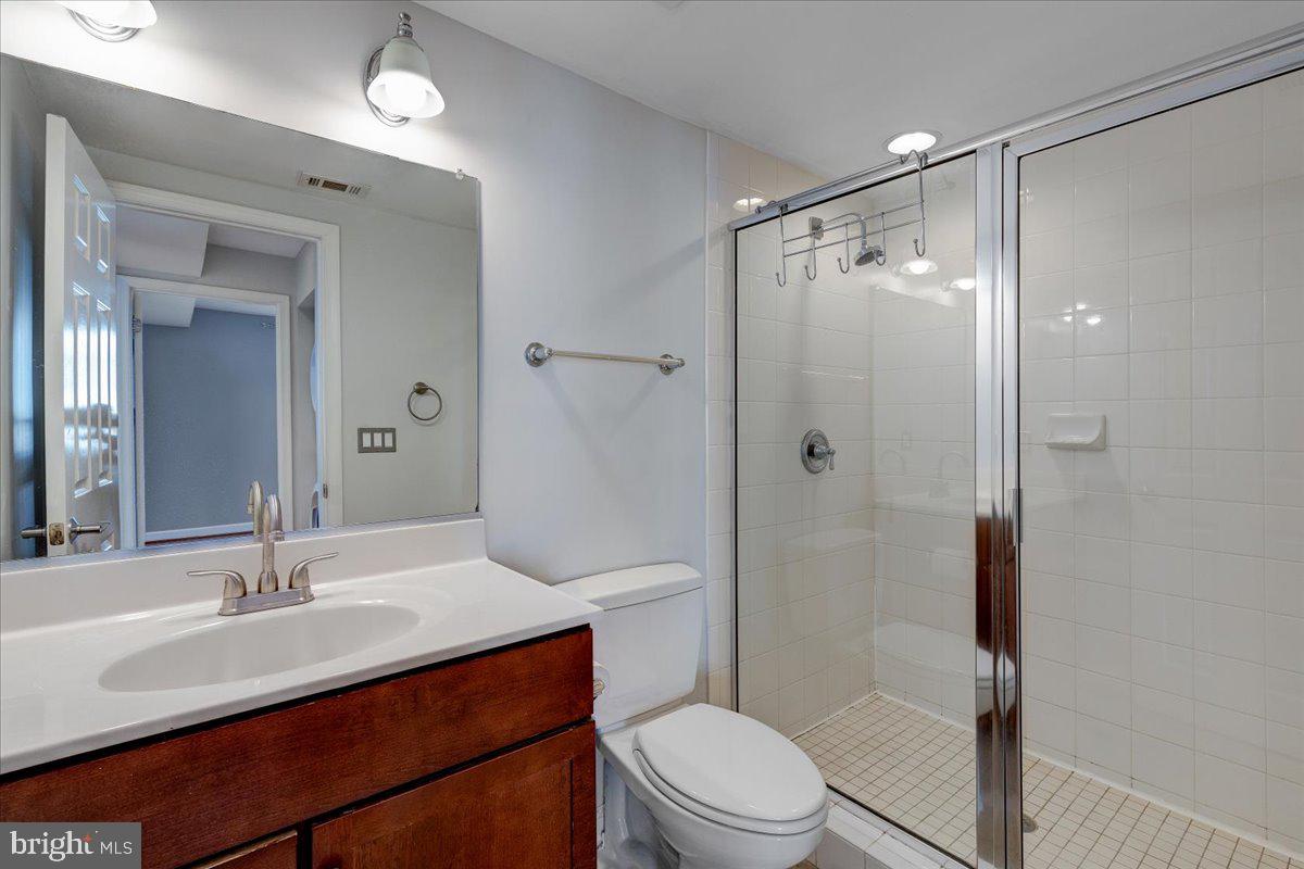 WEST VILLAGE OF SHIRLINGTON - Residential Lease