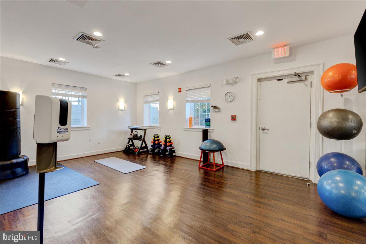 WEST VILLAGE OF SHIRLINGTON - Residential Lease