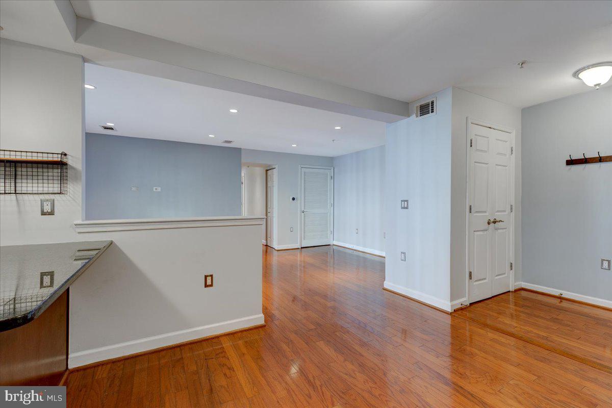 WEST VILLAGE OF SHIRLINGTON - Residential Lease