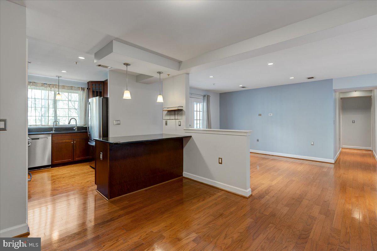 WEST VILLAGE OF SHIRLINGTON - Residential Lease