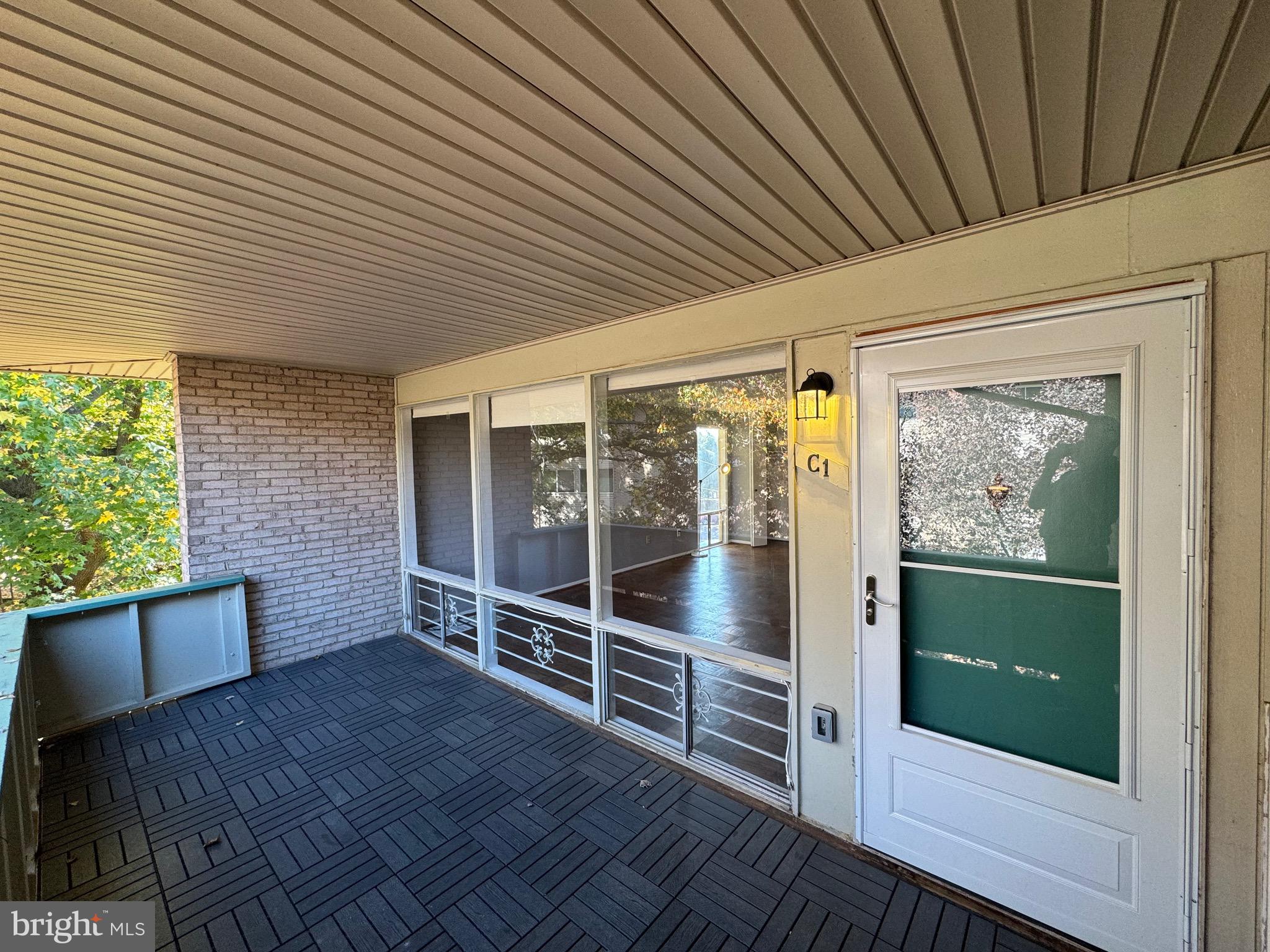 FALLS PLAZA - Residential Lease