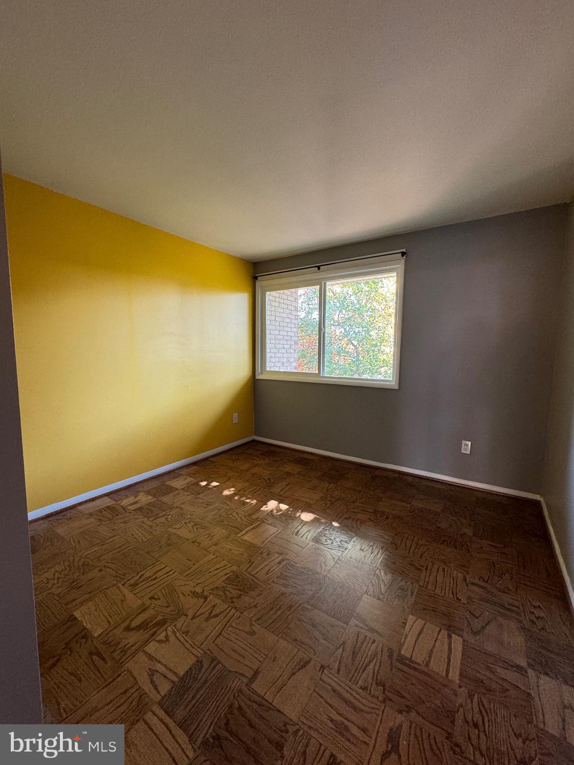 FALLS PLAZA - Residential Lease