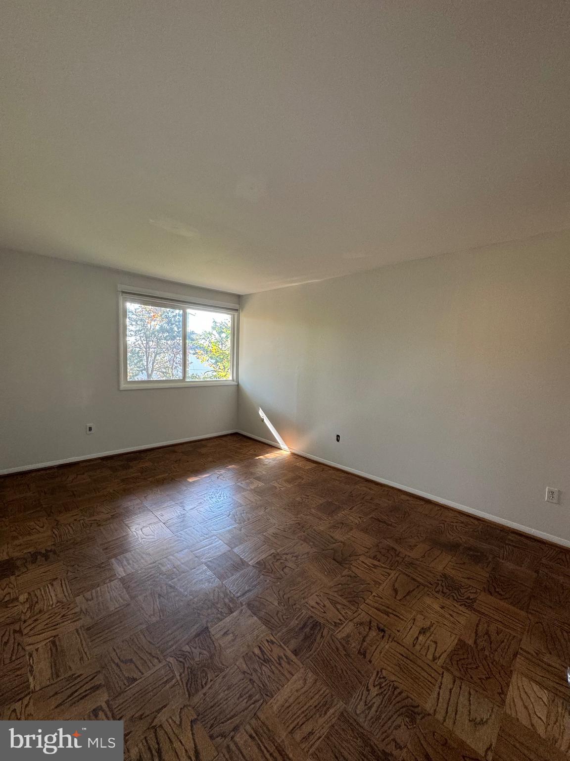 FALLS PLAZA - Residential Lease