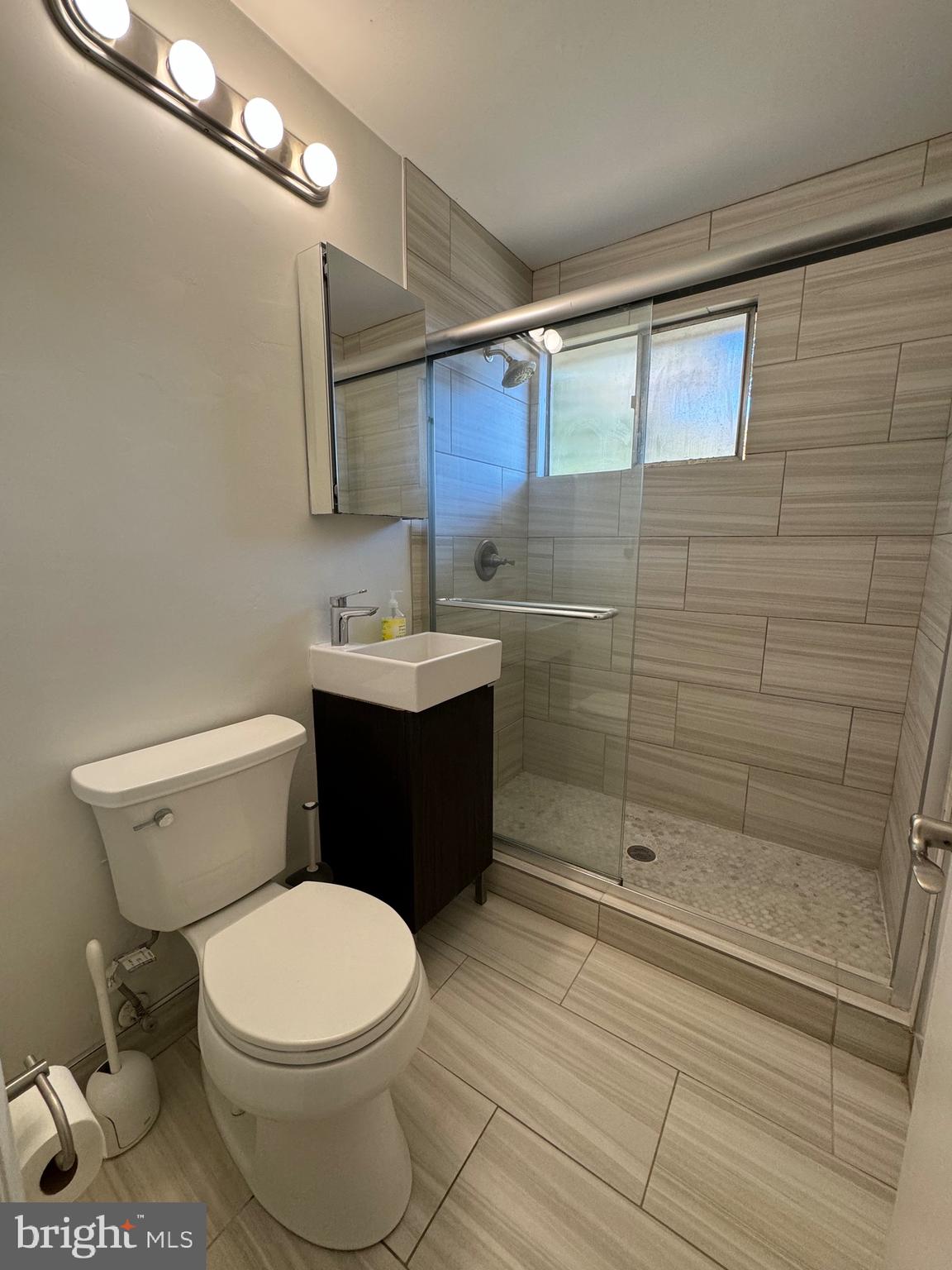 FALLS PLAZA - Residential Lease