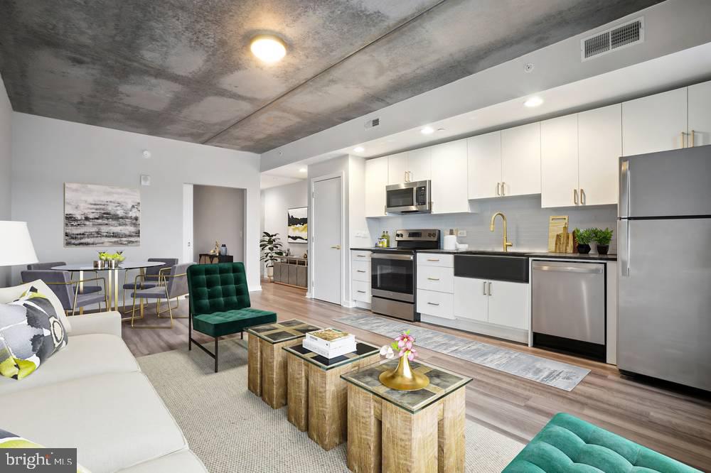 LOGAN SQUARE - Residential Lease