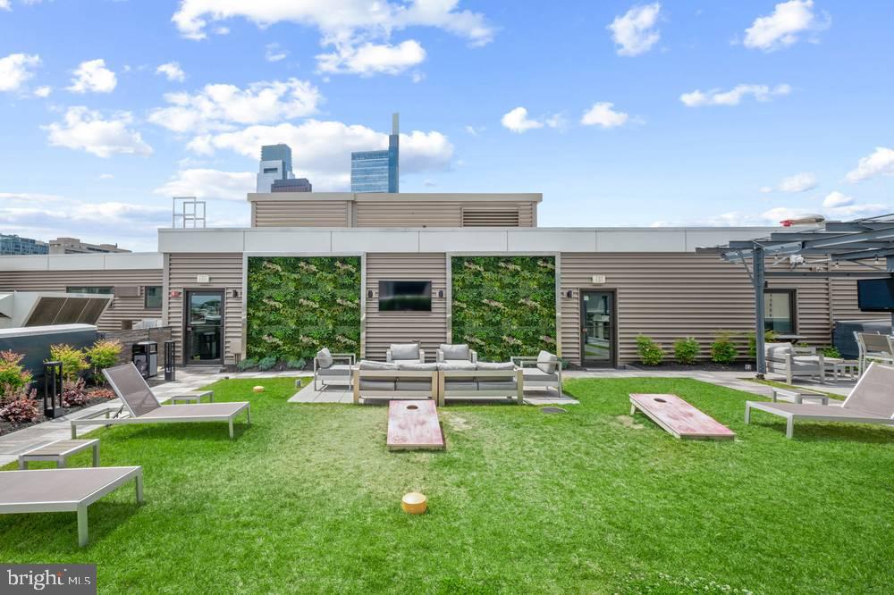 LOGAN SQUARE - Residential Lease